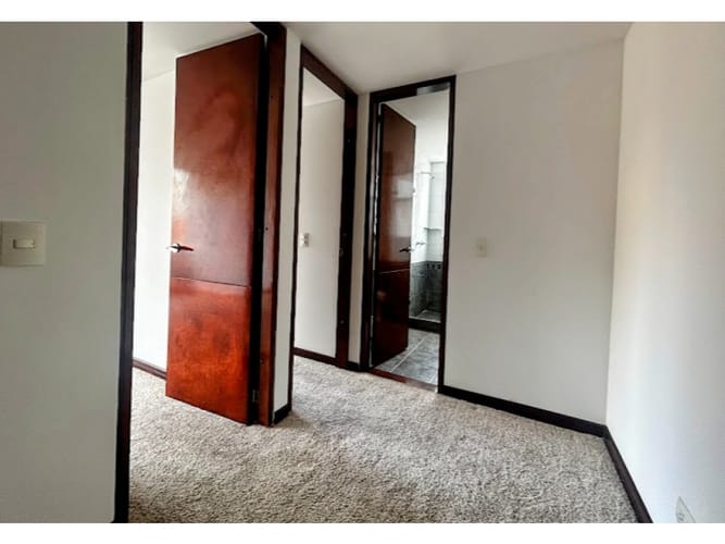 Apartamento de 3 alcobas en venta en Santa Barbara Occidental, Bogotá, 161 m² · foto 5 de 22