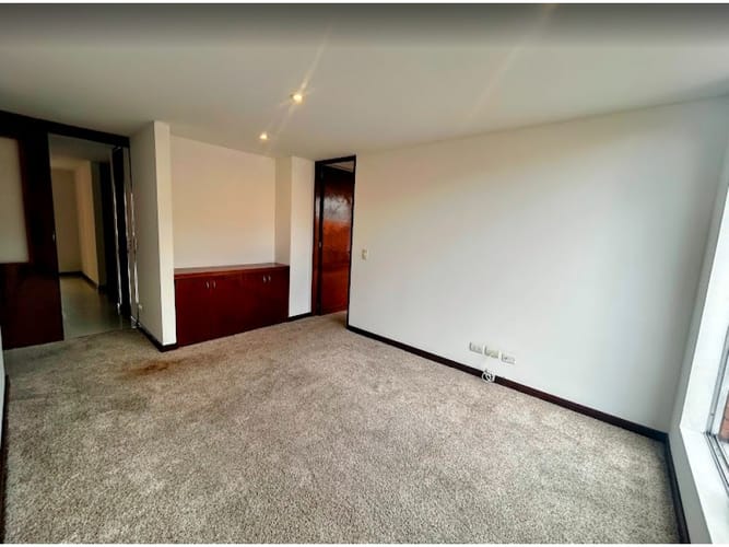 Apartamento de 3 alcobas en venta en Santa Barbara Occidental, Bogotá, 161 m² · foto 10 de 22