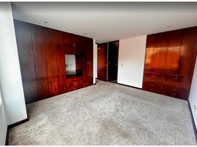 Apartamento de 3 alcobas en venta en Santa Barbara Occidental, Bogotá, 161 m² · foto 14 de 22