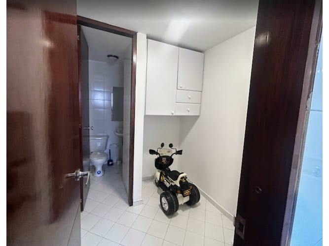 Apartamento de 3 alcobas en venta en Santa Barbara Occidental, Bogotá, 161 m² · foto 16 de 22