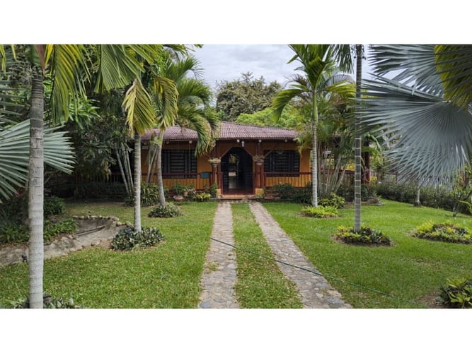 Casa de 4 alcobas en venta en Pedregal, Neiva, 270 m² · foto 2 de 24