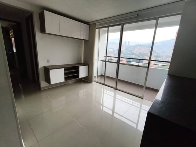 Apartamento de 2 alcobas en arriendo en San German, Medellín, 52 m² · foto 10 de 14