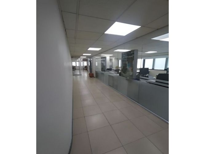 Local en venta en El Centro, Manizales, 1056 m² · foto 7 de 13