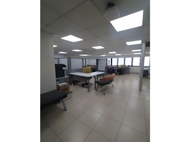 Local en venta en El Centro, Manizales, 1056 m² · foto 11 de 13