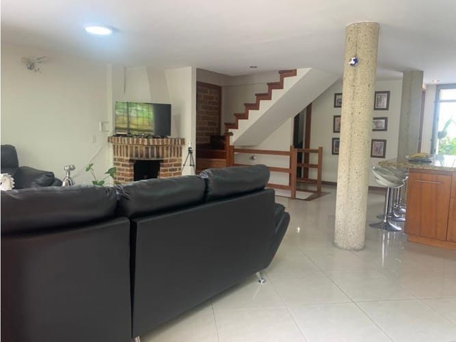 Casa de 3 alcobas en venta en Vegas De La Doctora, Sabaneta, 217 m² · foto 9 de 24