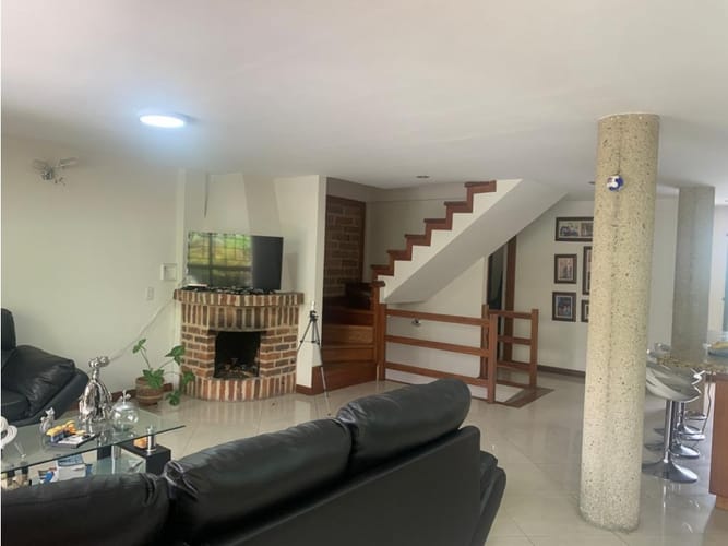 Casa de 3 alcobas en venta en Vegas De La Doctora, Sabaneta, 217 m² · foto 10 de 24