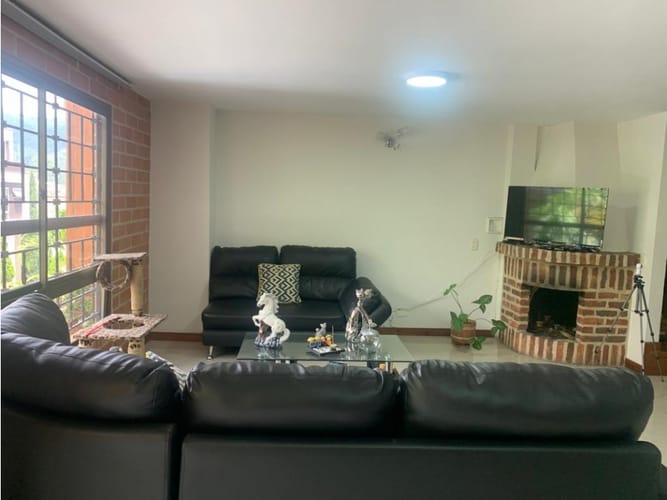 Casa de 3 alcobas en venta en Vegas De La Doctora, Sabaneta, 217 m² · foto 11 de 24