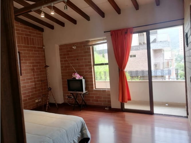 Casa de 3 alcobas en venta en Vegas De La Doctora, Sabaneta, 217 m² · foto 19 de 24