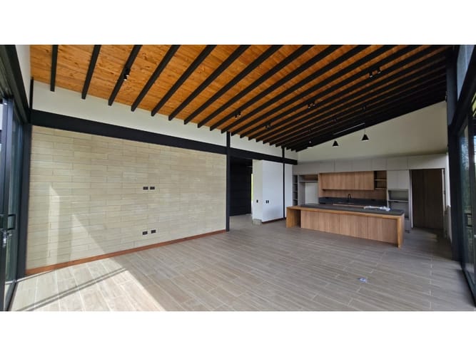 Casa de 4 alcobas en venta en El Retiro, 270 m² · foto 3 de 24