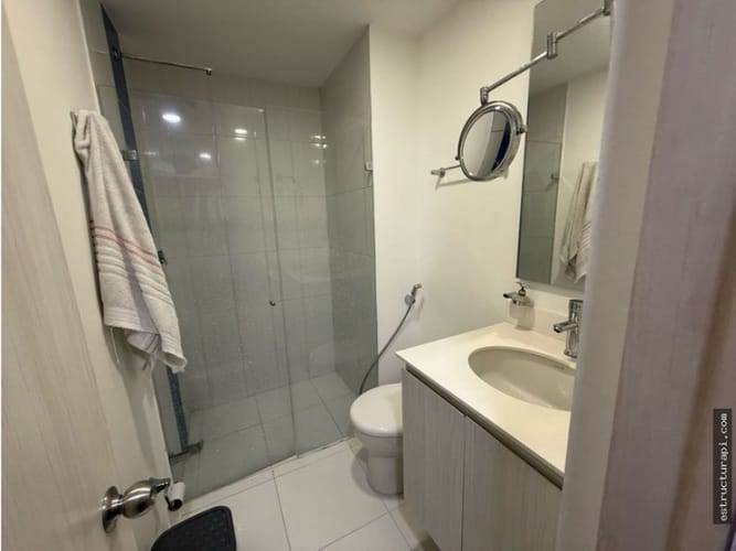 Apartamento de 3 alcobas en venta en Castilla, Medellín, 111 m² · foto 3 de 16