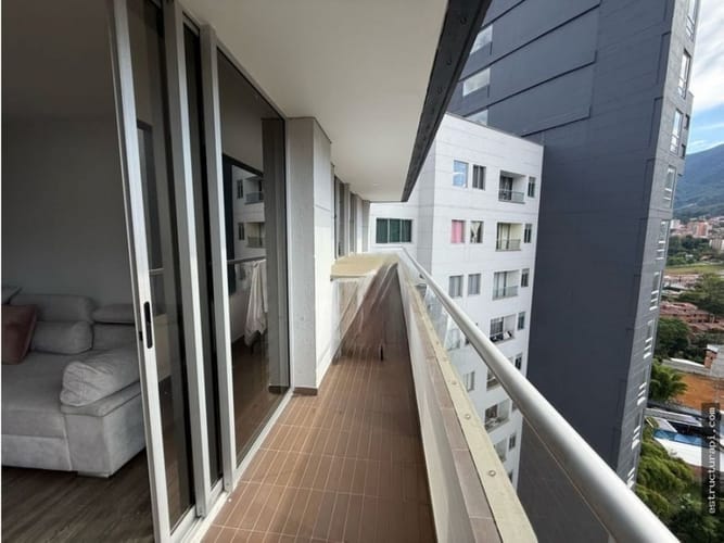 Apartamento de 3 alcobas en venta en Castilla, Medellín, 111 m² · foto 4 de 16