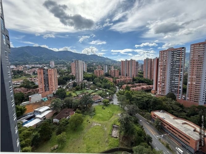 Apartamento de 3 alcobas en venta en Castilla, Medellín, 111 m² · foto 8 de 16