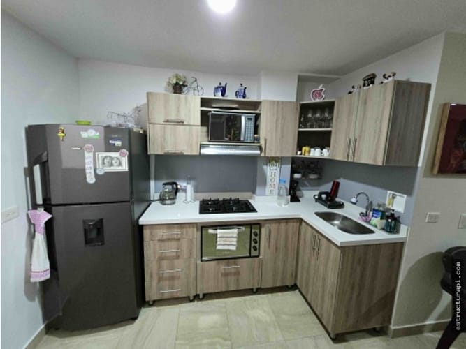 Apartamento de 2 alcobas en venta en Naranjal, Itagüí, 46 m² · foto 3 de 11