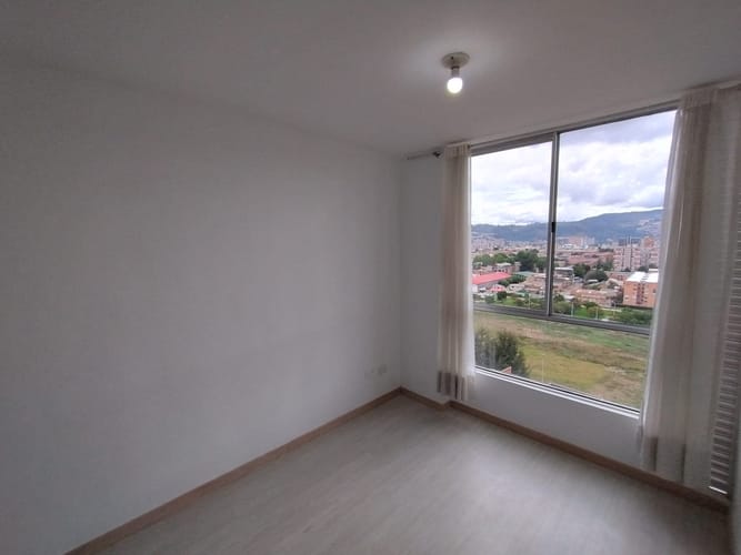 Apartamento de 2 alcobas en arriendo en Colina Campestre, Bogotá, 38 m² · foto 2 de 13