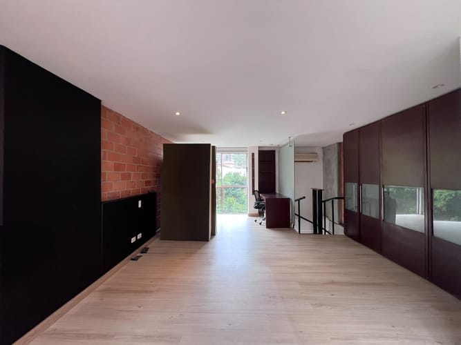 Apartamento de 1 alcoba en arriendo en Lalinde, Medellín, 67 m² · foto 3 de 11