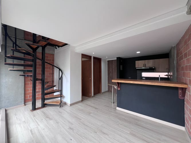 Apartamento de 1 alcoba en arriendo en Lalinde, Medellín, 67 m² · foto 5 de 11
