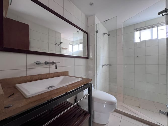 Apartamento de 1 alcoba en arriendo en Lalinde, Medellín, 67 m² · foto 10 de 11