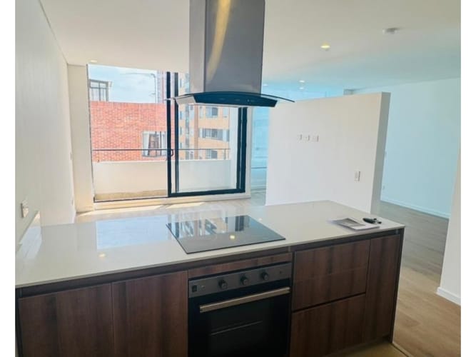Apartamento de 1 alcoba en venta en Cedritos, Bogotá, 56 m² · foto 2 de 12