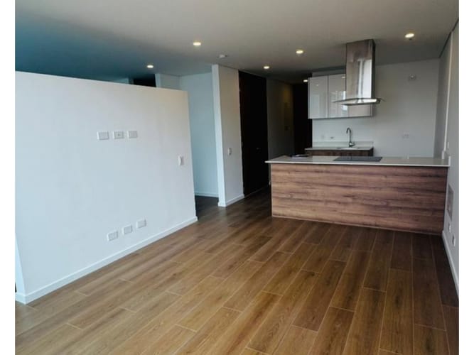 Apartamento de 1 alcoba en venta en Cedritos, Bogotá, 56 m² · foto 3 de 12