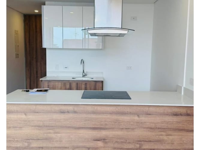 Apartamento de 1 alcoba en venta en Cedritos, Bogotá, 56 m² · foto 5 de 12