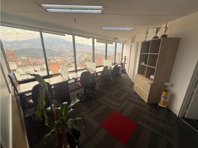 Oficina en venta en La Candelaria, Medellín, 74 m² · foto 4 de 11