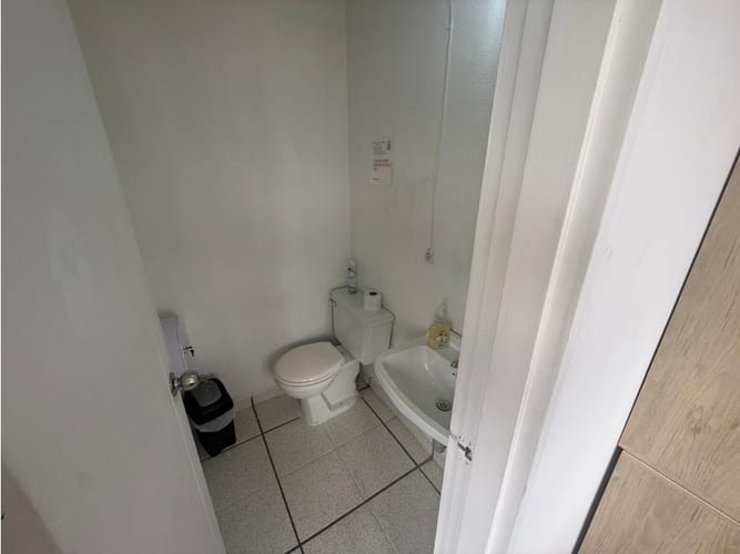 Oficina en venta en La Candelaria, Medellín, 74 m² · foto 10 de 11