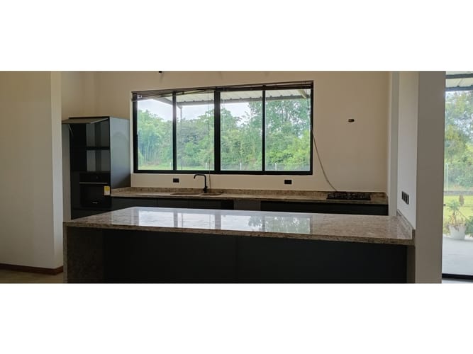 Casa de 5 alcobas en venta en Cruces, Armenia, 420 m² · foto 7 de 24