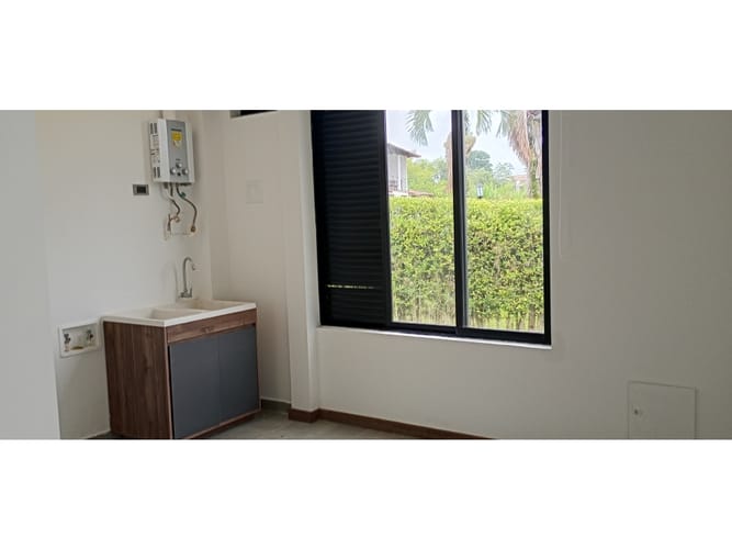 Casa de 5 alcobas en venta en Cruces, Armenia, 420 m² · foto 11 de 24