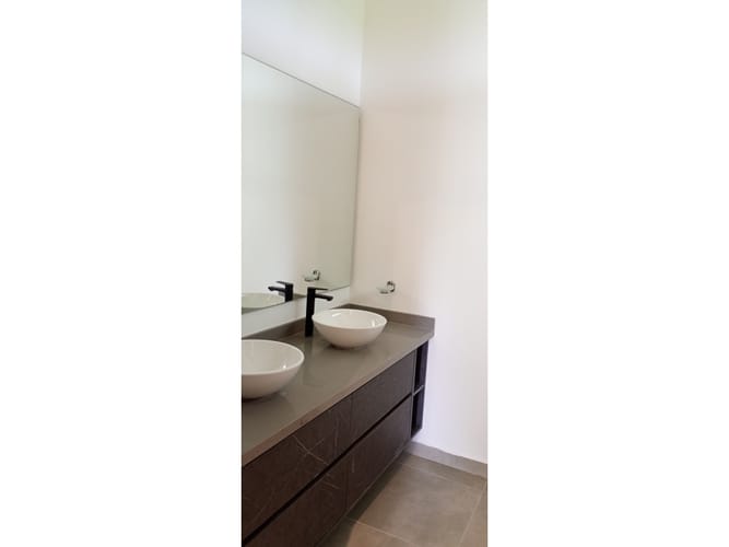 Casa de 5 alcobas en venta en Cruces, Armenia, 420 m² · foto 15 de 24