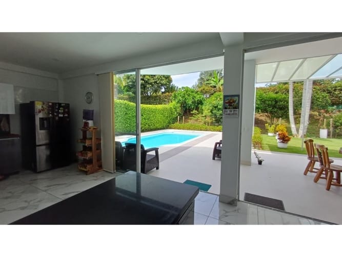 Casa de 5 alcobas en venta en Pueblito Cafetero, Pereira, 750 m² · foto 2 de 24