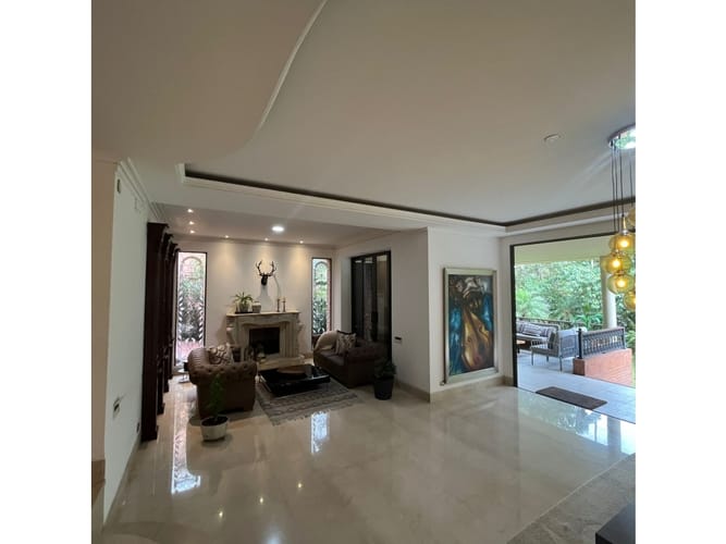 Casa de 4 alcobas en venta en El Tesoro, Medellín, 609 m² · foto 3 de 24