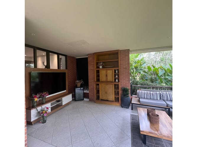 Casa de 4 alcobas en venta en El Tesoro, Medellín, 609 m² · foto 5 de 24