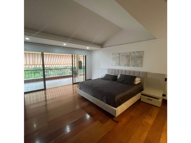 Casa de 4 alcobas en venta en El Tesoro, Medellín, 609 m² · foto 17 de 24