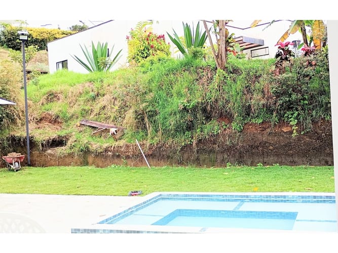 Casa de 4 alcobas en venta en San Antonio, Armenia, 330 m² · foto 24 de 24