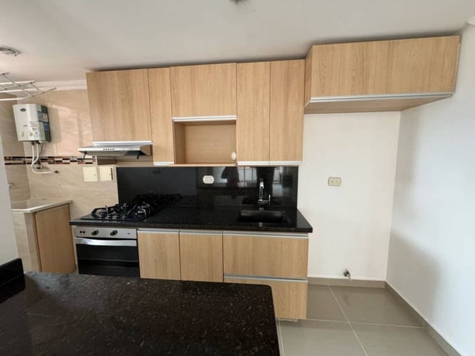 Apartamento de 3 alcobas en venta en Calasanz, Medellín, 70 m² · foto 3 de 24