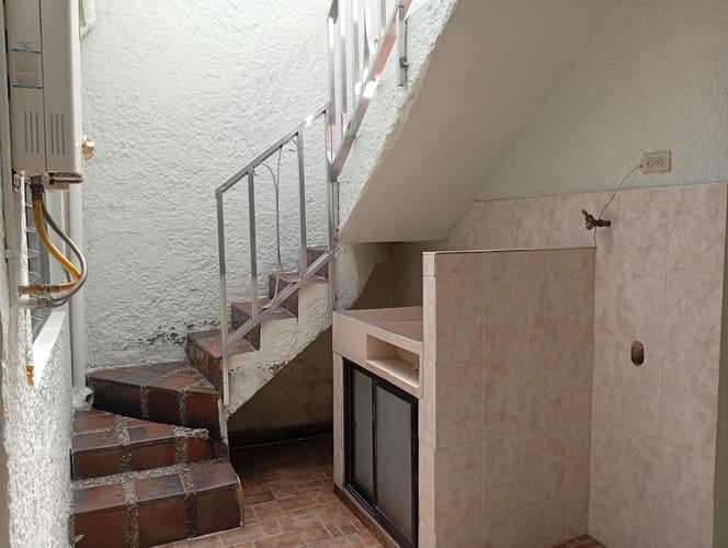 Casa de 6 alcobas en arriendo en Santa Fe, Medellín, 180 m² · foto 7 de 17