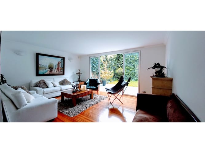 Casa de 3 alcobas en venta en La Calleja, Bogotá, 370 m² · foto 2 de 24