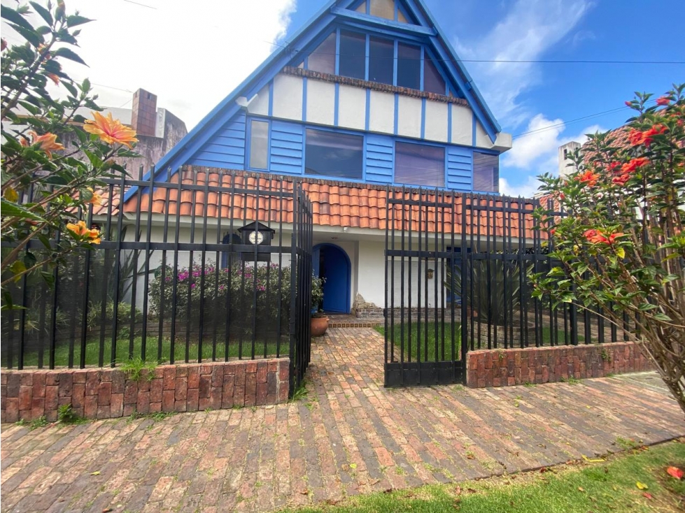 Casa en venta en Santa Barbara, Bogotá · foto 1 de 1