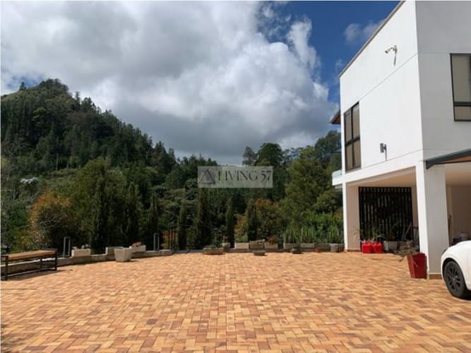 Apartaestudio en venta en La Milagrosa, La Ceja, 435 m² · foto 2 de 24