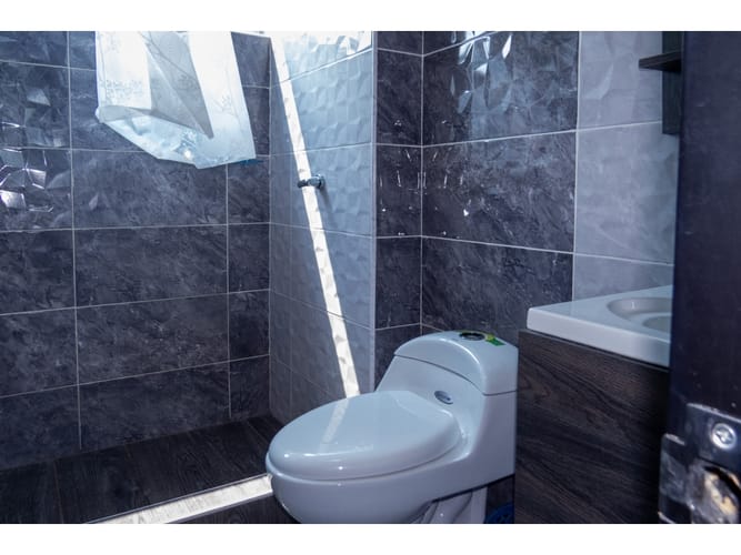 Casa de 6 alcobas en venta en Las Varas, Ricaurte, 600 m² · foto 8 de 20