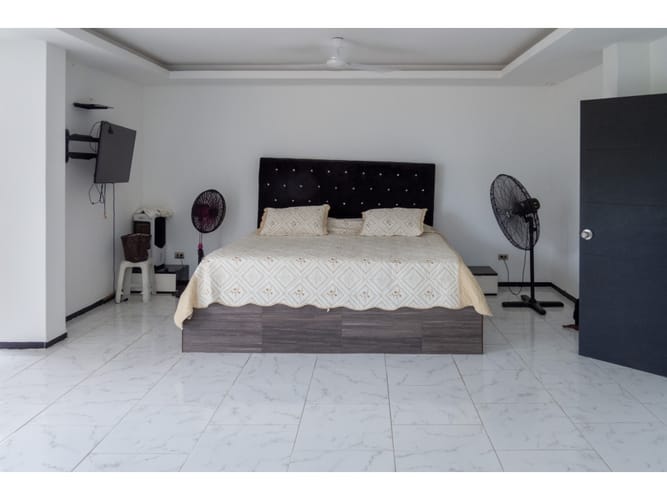 Casa de 6 alcobas en venta en Las Varas, Ricaurte, 600 m² · foto 9 de 20