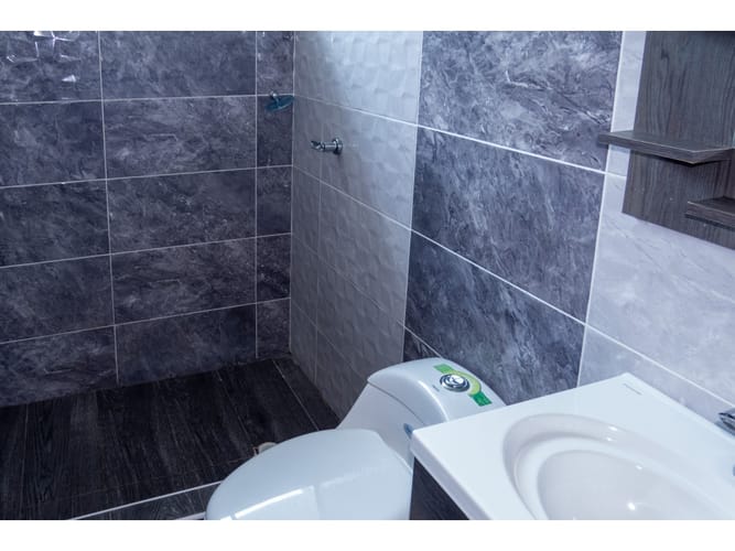 Casa de 6 alcobas en venta en Las Varas, Ricaurte, 600 m² · foto 13 de 20