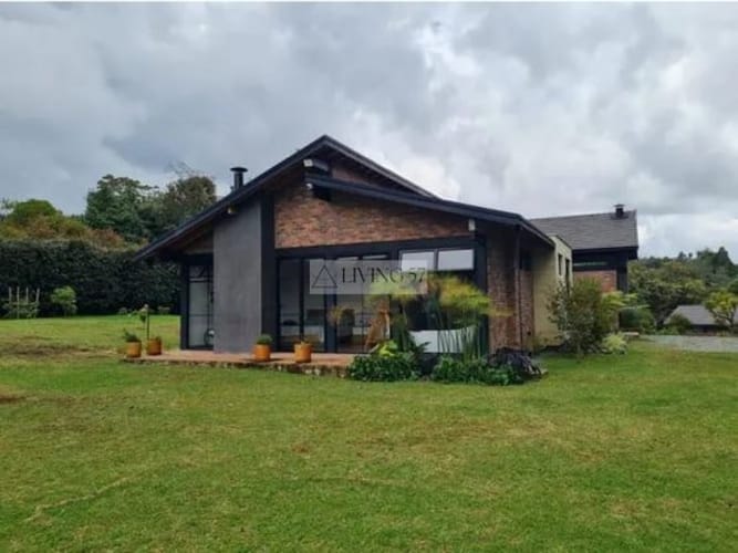 Casa de 4 alcobas en venta en Las Palmas, Envigado, 256 m² · foto 1 de 24