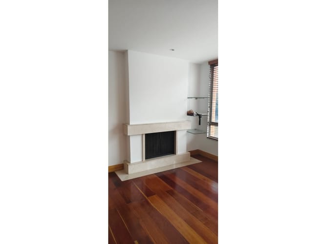 Apartamento de 3 alcobas en venta en La Carolina, Bogotá, 211 m² · foto 4 de 24
