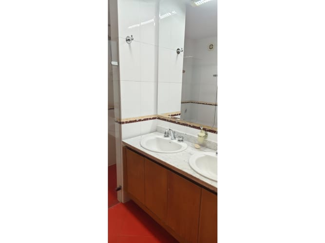 Apartamento de 3 alcobas en venta en La Carolina, Bogotá, 211 m² · foto 14 de 24