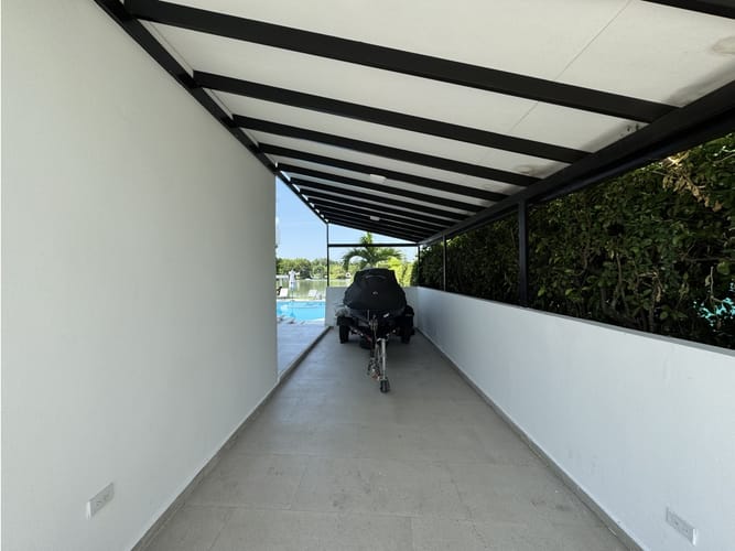Casa de 6 alcobas en venta en Girardot, Girardot, 796 m² · foto 2 de 24