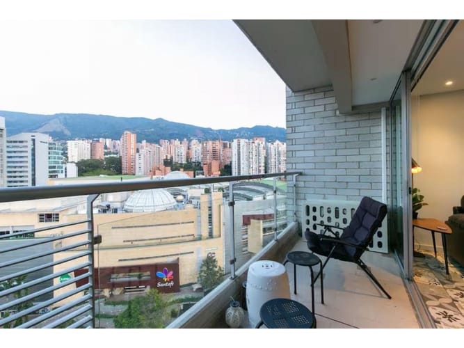 Apartamento de 1 alcoba en venta en La Candelaria, Medellín, 60 m² · foto 4 de 24