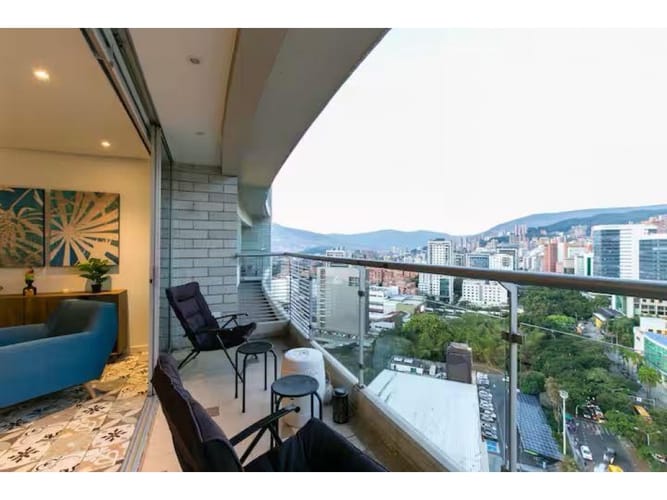 Apartamento de 1 alcoba en venta en La Candelaria, Medellín, 60 m² · foto 5 de 24
