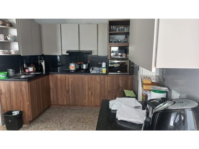 Casa de 6 alcobas en venta en Simon Bolivar, Medellín, 310 m² · foto 4 de 17