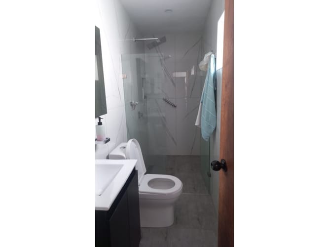 Casa de 6 alcobas en venta en Simon Bolivar, Medellín, 310 m² · foto 13 de 17